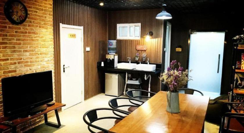 Lantian Garden Hostel 青岛 外观 照片